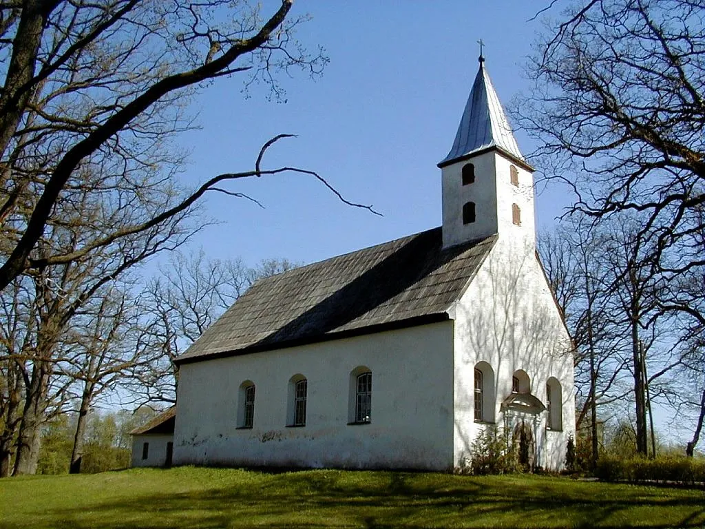 Mālpils baznīca 2001-05-05