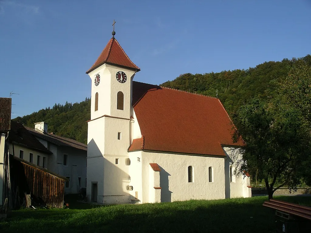 Außenansicht der Filialkirche in Kasten, Gde. Vichtenstein