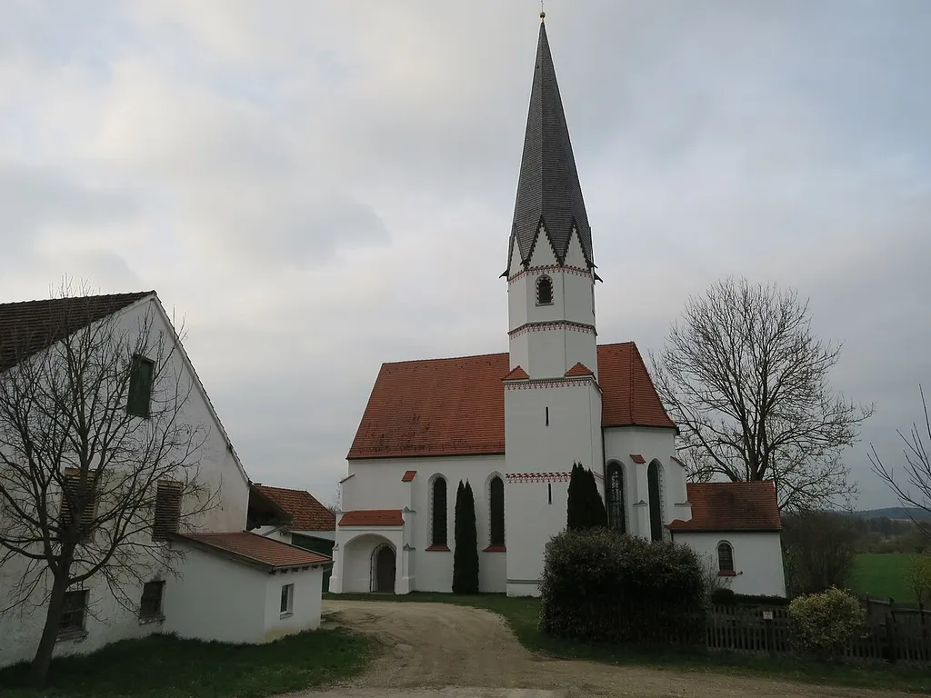 Eine schöne Wallfahrtskirche am Rande der Glonn