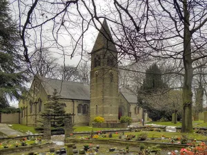 Church of St Thomas and lychgate