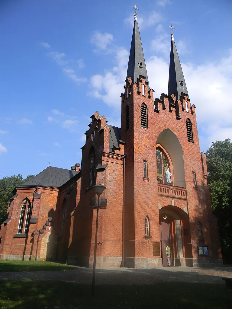 Rusków - kościół parafialny p.w. św. Izydora, 1905-1908, ogrodzenie i cmentarz przykościelny (zabytek nr A-216)