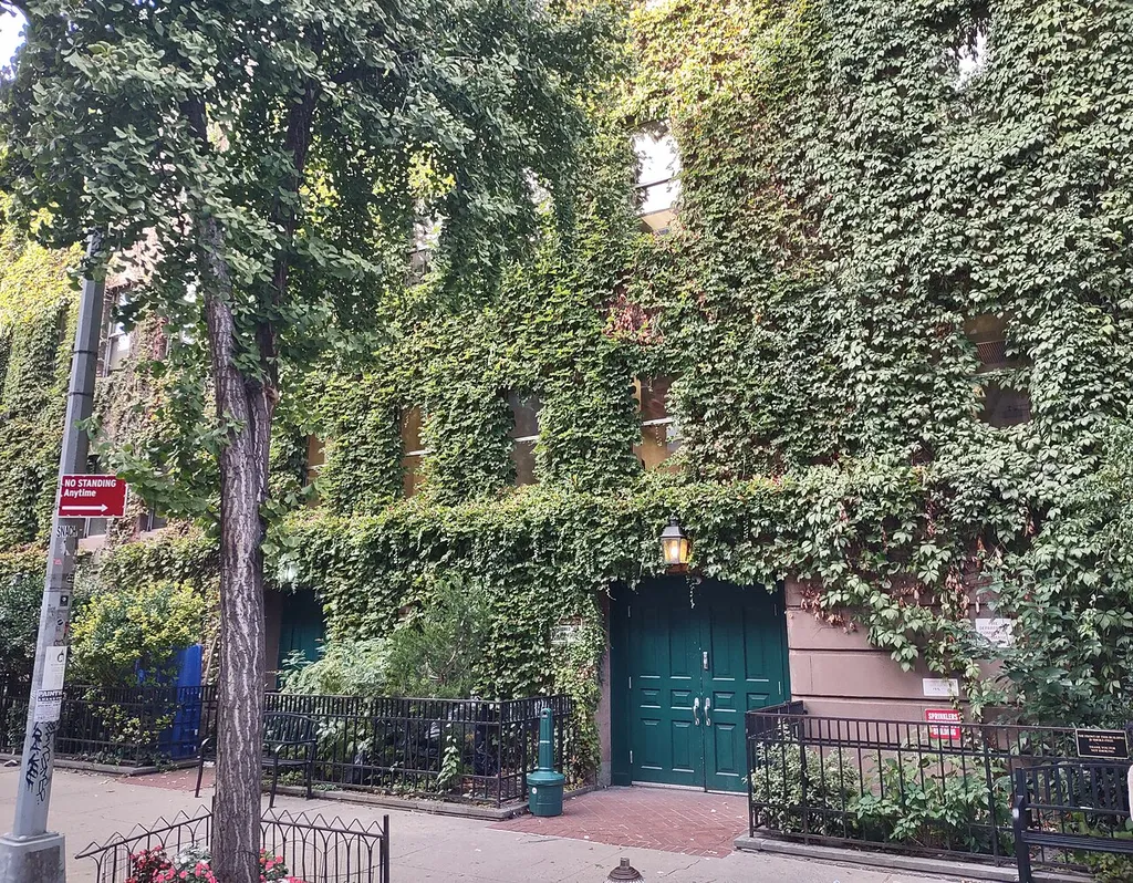 St. Adelbert's Church (church building in Manhattan, United States of America)
