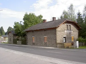 station building at Störnstein station