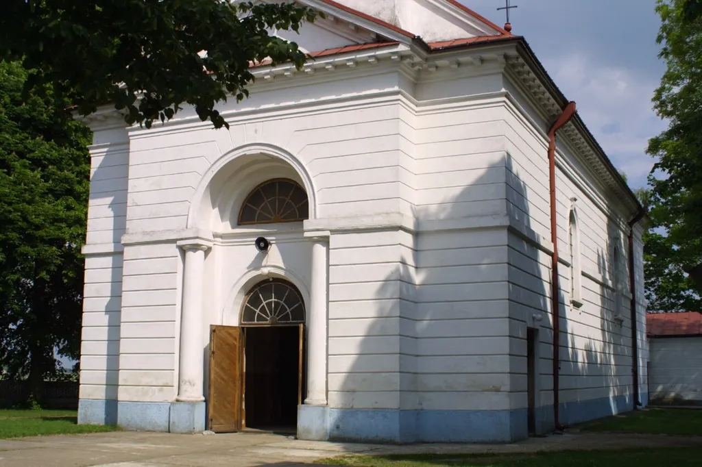 Saint Stanislaus church in Płoniawy-Bramura