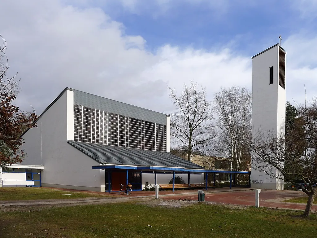 Blick auf die Kirche und den Campanile