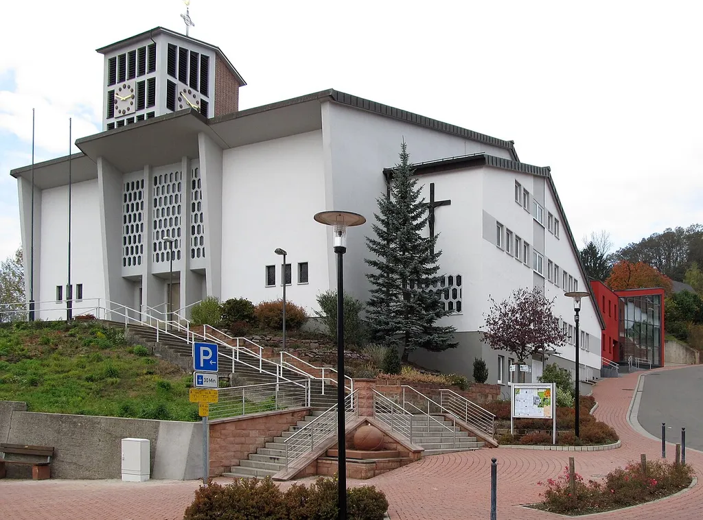 Kirche St. Mauritius im Ortskern von Blieskastel-Lautzkirchen