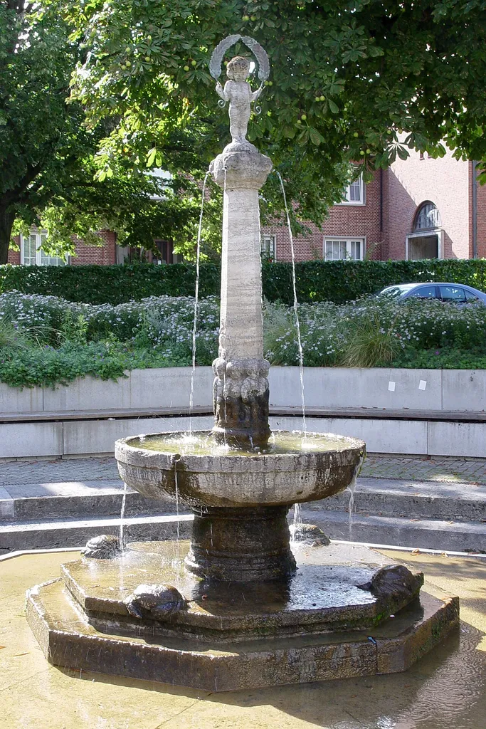 Hamburg, district Harburg, township Harburg, Museumsplatz, fountain from 1913/1914, donated by Friedrich Thörl, created by August Vogel