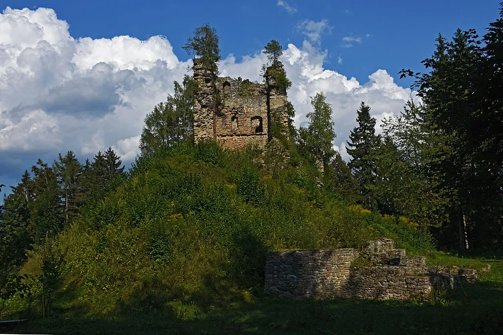 On a steep hill, close to the ex trade route, the ruins of castle Vodriž are still seen.