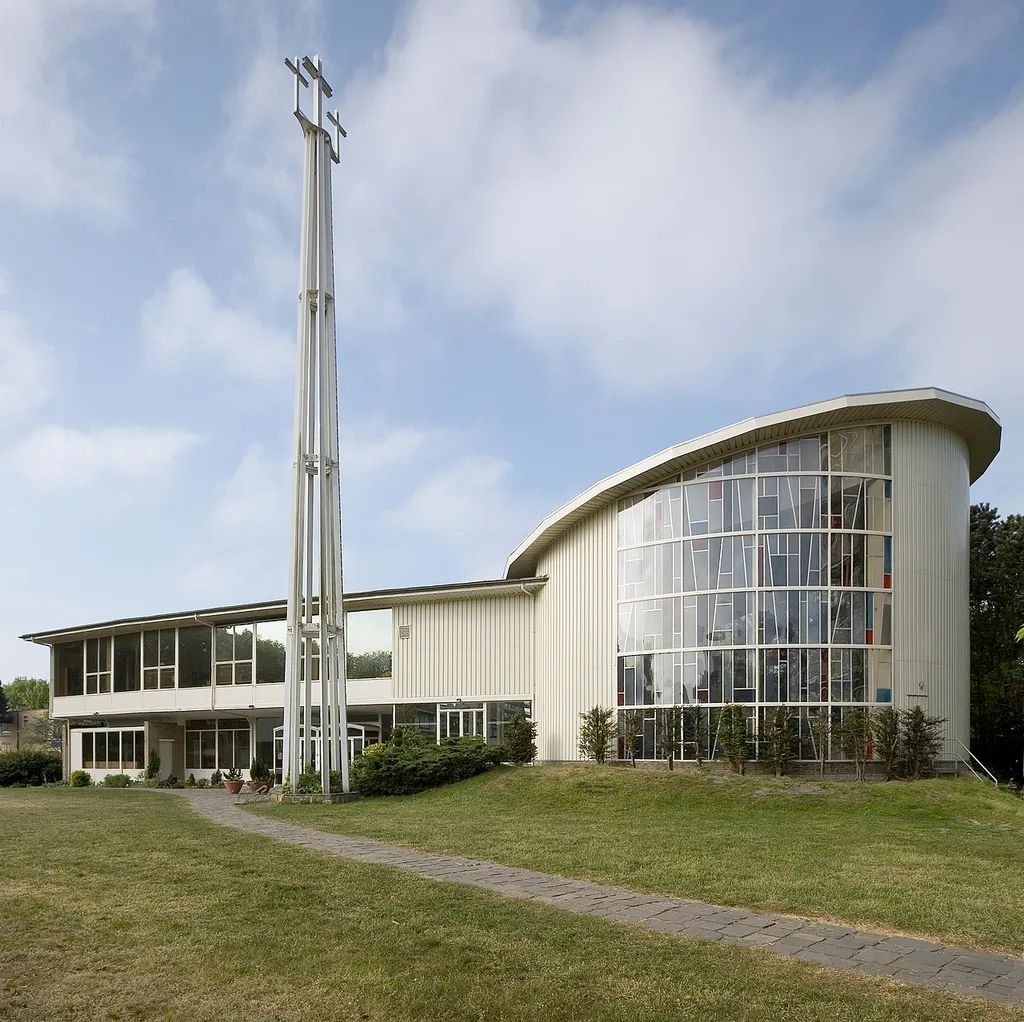 American Protestant Church: Overzicht van de westgevel