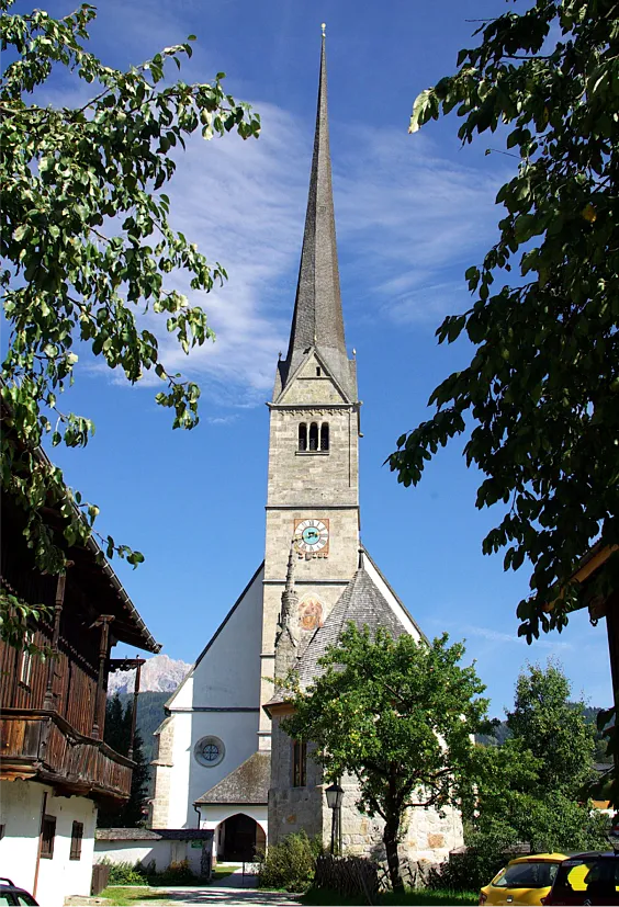 Kath. Pfarrkirche hl. Maria und Friedhof