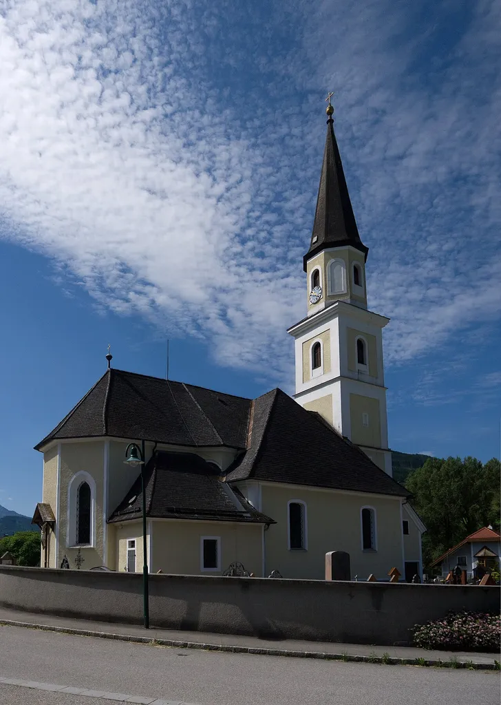 Kath. Pfarrkirche hl. Kilian mit Friedhof