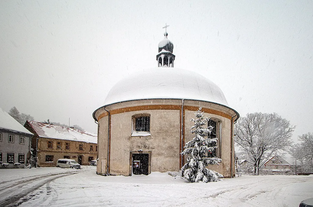 Levín, kostel Povýšení sv. Kříže