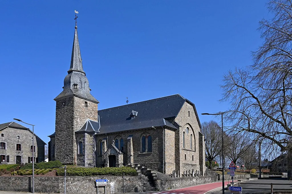 St. Aldegundis (Recht) von Südwesten