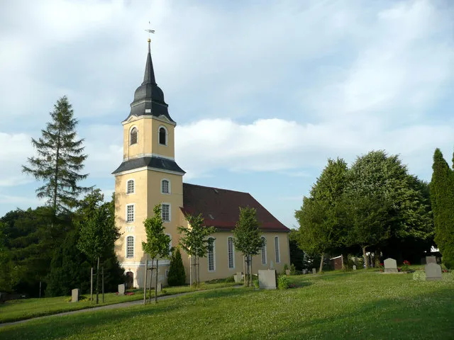 This image shows the church in Herzogswalde near Wilsdruff.