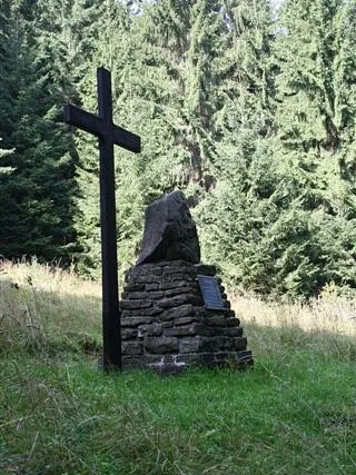 "Kościółki" w Łomnej Dolnej