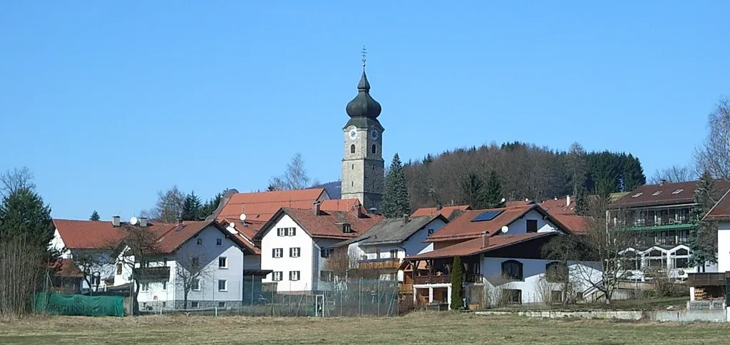 Drachselsried, general view from south-east with St Giles Parish Church.