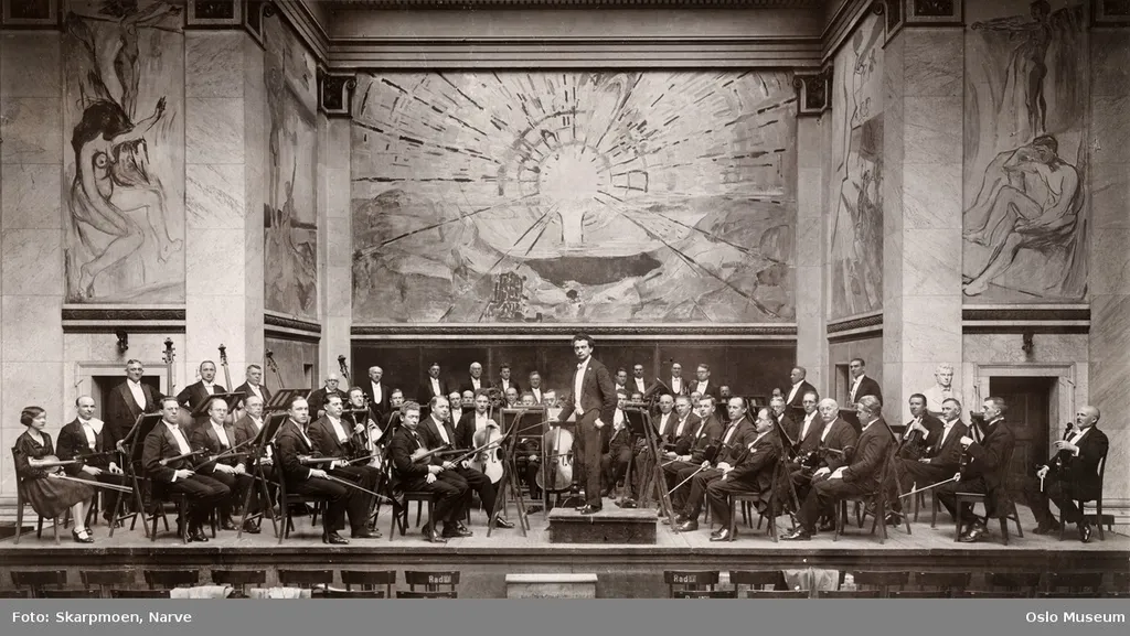 Issay Dobrowen and Filharmonisk Selskaps Orkester (Oslo Philharmonic Orchestra) at Universitetets Aula, Oslo (the Aula at the University in Oslo) ca. 1930
