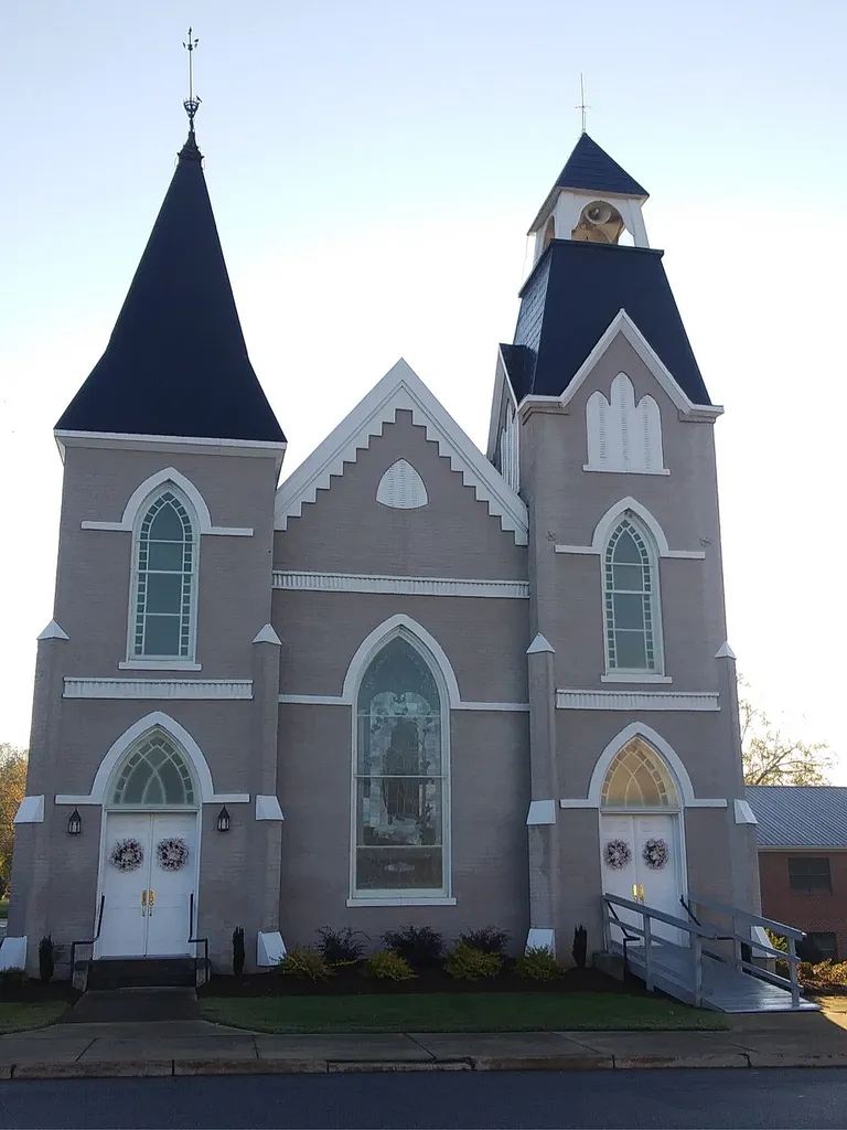Calvary Baptist Church, Gothic Revival style
