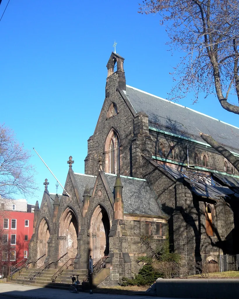 Looking northeast across Summit Avenue at St John's on a sunny afternoon. See The New Jersey Churchscape.