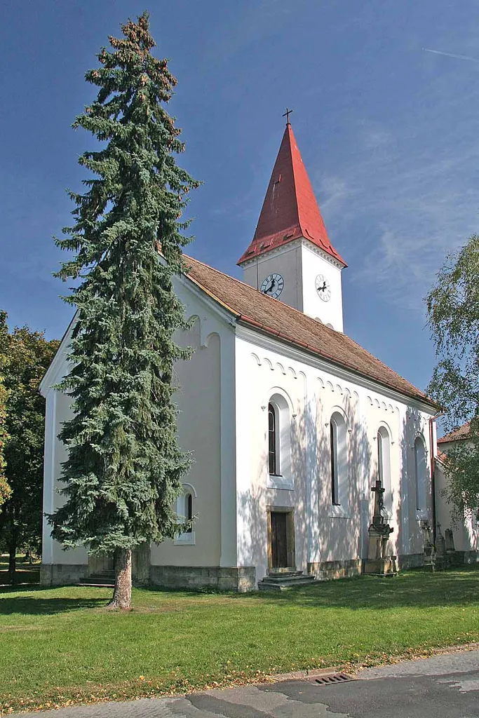 Kostel Svaté Máří Magdaleny v Nepolisech, district Hradec Králové, Czech Republic autor: Prazak date: 17. 9. 2006