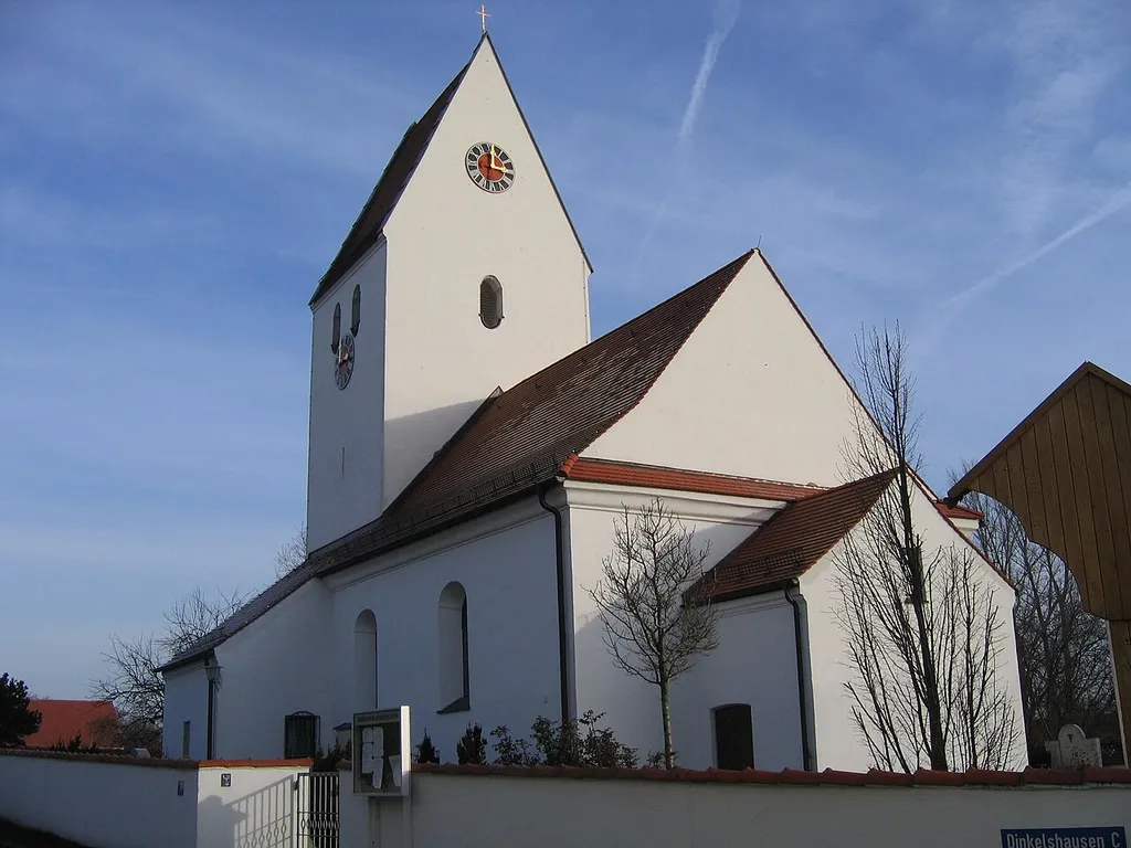 Die Pfarrkirche St. Gertrud in Ehekirchen-Dinkelshausen.