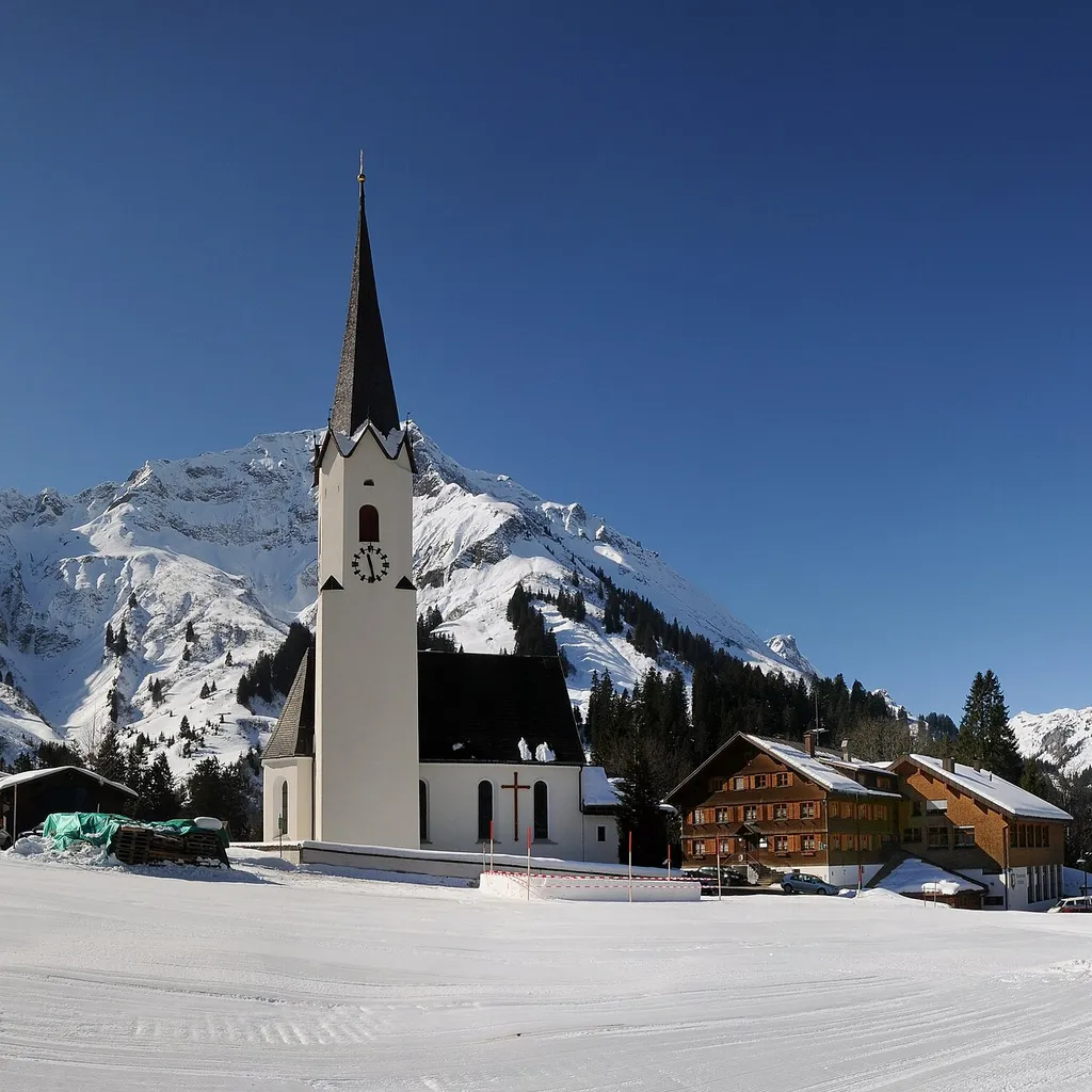 Pfarrkirche "Unsere Liebe Frau Mariä Himmelfahrt" von Schröcken im Bregenzerwald , Vorarlberg