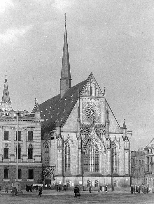 Original image description from the Deutsche FotothekAugustusplatz mit Paulinerkirche