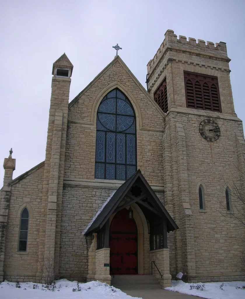 The St. Matthew's Episcopal Church (Kenosha, Wisconsin), listed on the National Register of Historic Places.