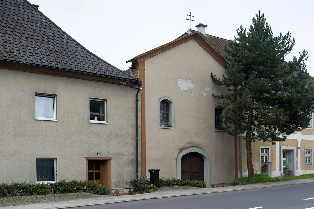 Die ehem. Spitalskirche zu den 14 Nothelfern und das Benefiziatenhaus befinden sich in der Linzerstraße in Schwanenstadt. Die Spitalskirche war von 1954 bis 1961 an die evangelische Pfarrgemeinde von Schwanenstadt vermietet. 2014 wird das Benefiziatenhaus als Wohnhaus genutzt.
