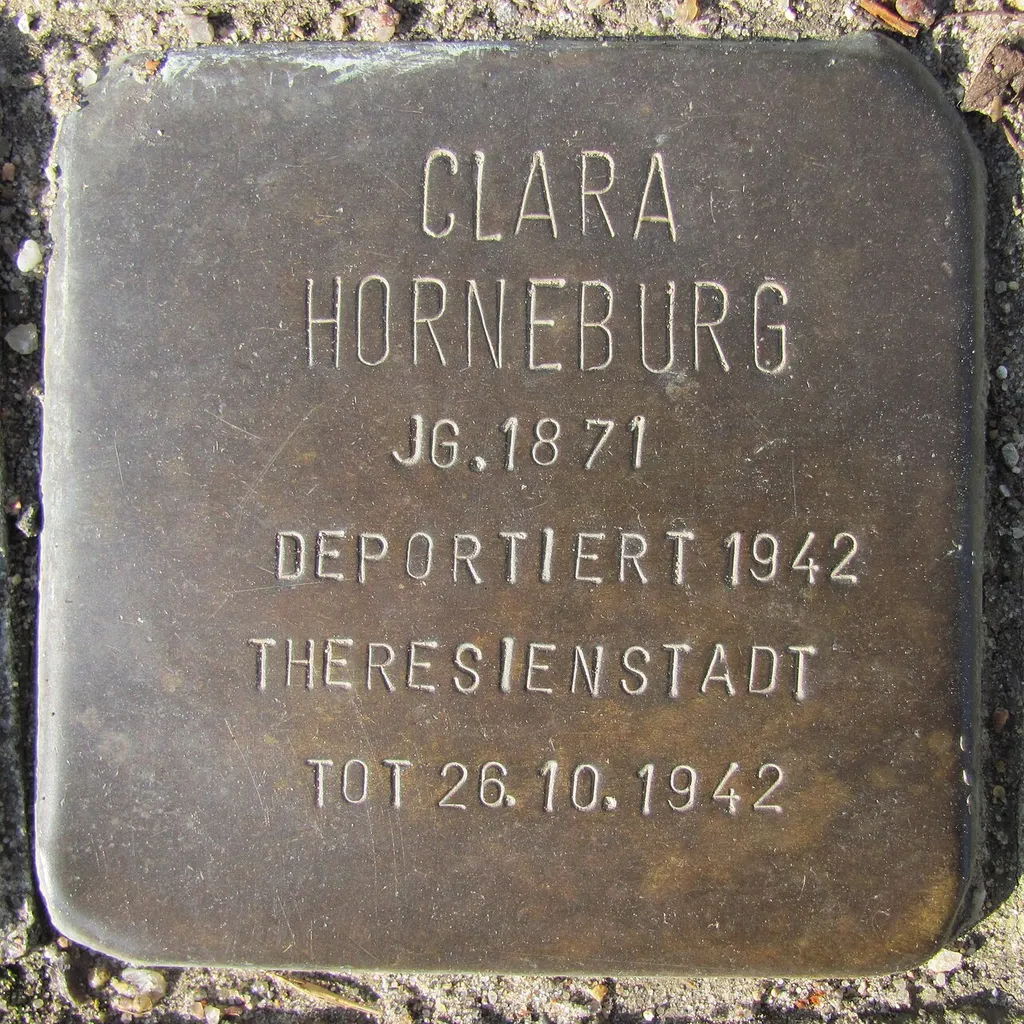 Stolperstein für Clara Horneburg vor dem Haus Kurzer Kamp 6