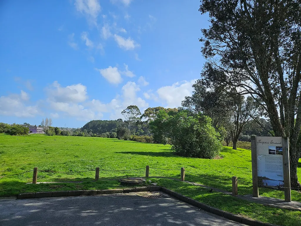 Taipari Strand, park on Te Atatū Peninsula, Auckland, New Zealand