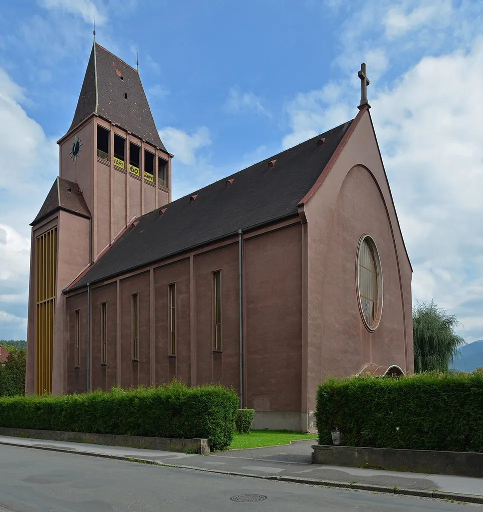 Kath. Pfarrkirche hl. Josef, Mesnerhaus und Pfarrhof