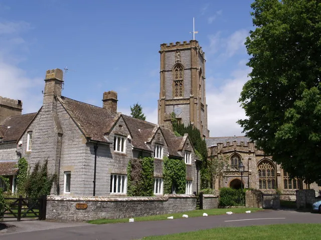 Curry Rivel: Manor Farmhouse and church
