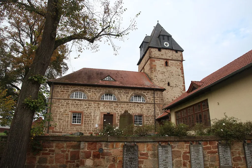 Evangelische Kirche Sterzhausen, Gemeinde Lahntal, Landkreis Marburg-Biedenkopf, Hessen