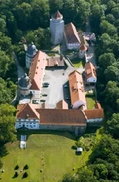 Luftbildaufnahme des Schlosses Aschhausen