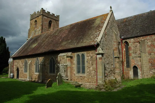 Leigh Church Leigh church is dedicated to St Edburga. It was built by Benedictine monks from Pershore Abbey in around 1100. Here the church is viewed from the south-east.