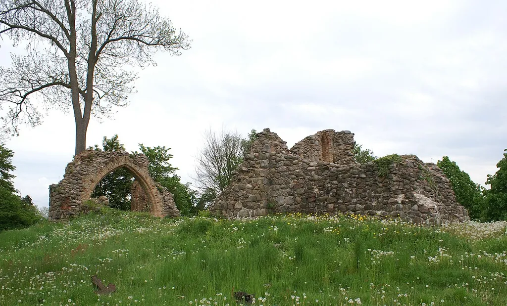 Karlsburg (Landkreis Ostvorpommern) - Ortsteil Steinfurth - Kirchenruine