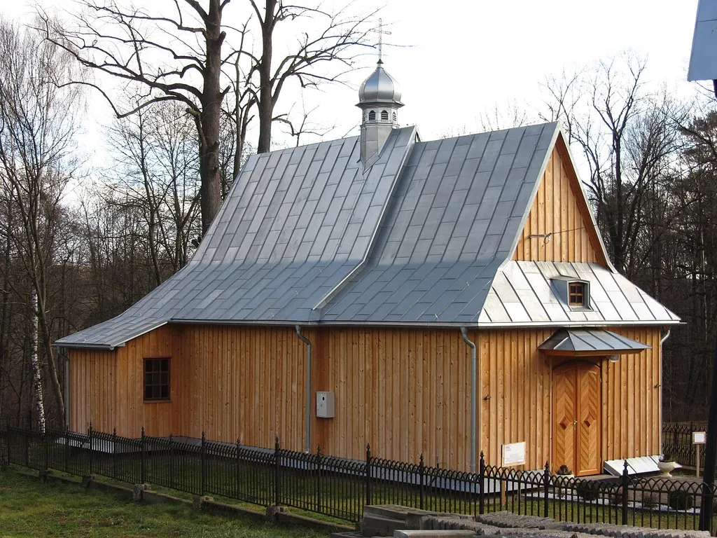 Gwoździanka, cerkiew gr.-kat. p.w. śś. Kosmy i Damiana, ob. kościół rzym.-kat. fil., 1 poł. XIX, 1931, 1944, 1971