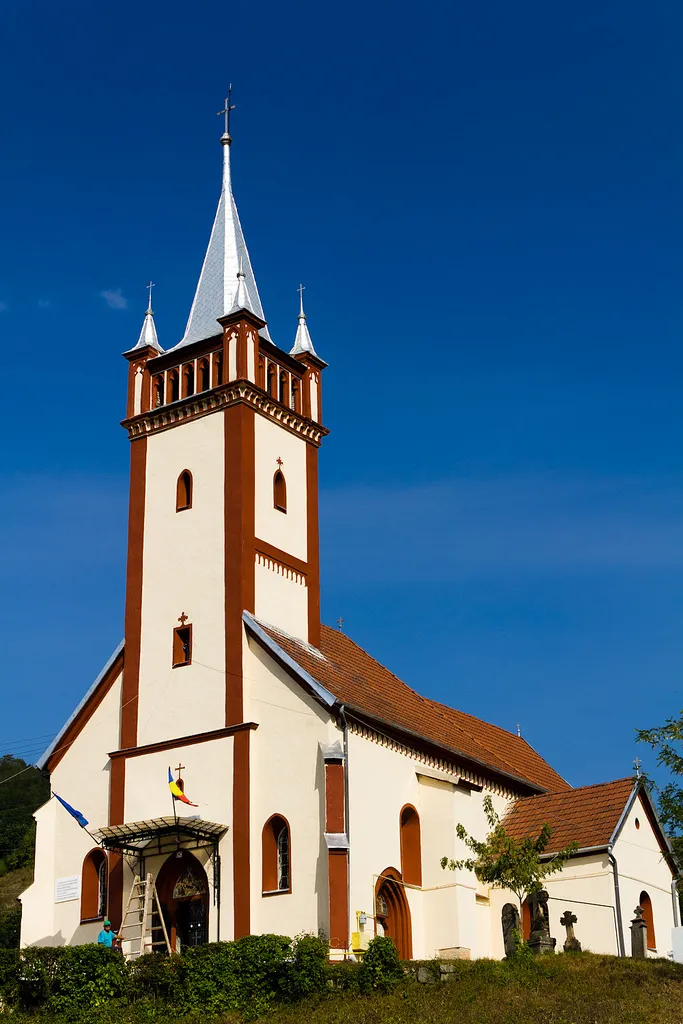 Biserica "Adormirea Maicii Domnului", oraş Zlatna. Datare sec. XV, cu modificări în 1696, respectiv 1744.