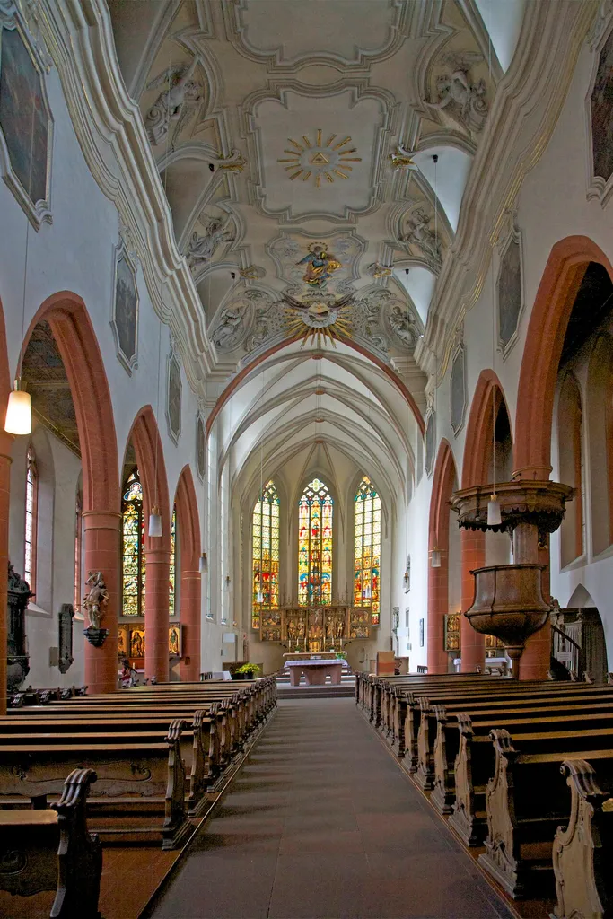 The town church of Limburg is a listed Catholic church - a Gothic three-aisled basilica.