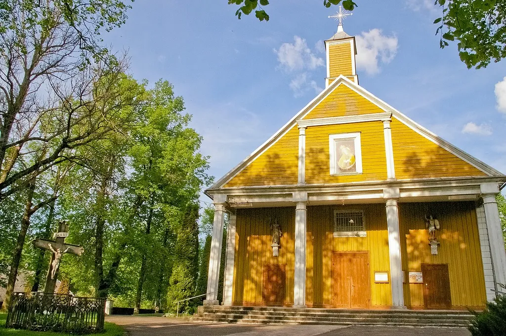 Raguva church.