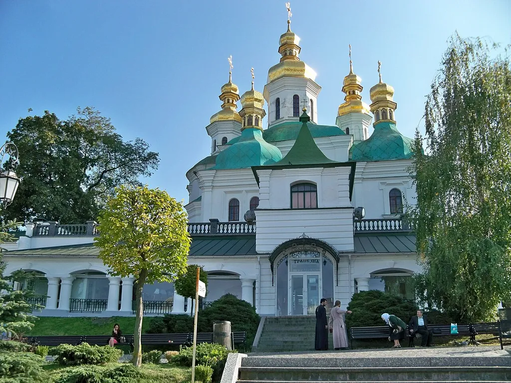 Церква Різдва Богородиці, Київ, Лаврська вул., 9