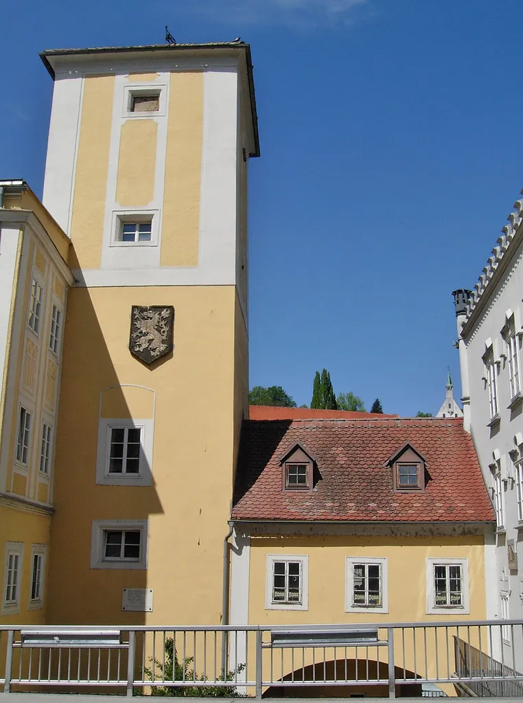 Steyr Zwischenbrücken 3, Wasserturm mit Anbau, Ansicht der Südfassade This media shows the protected monument with ObjektID 38289 in Austria. (Commons, de, Wikidata)