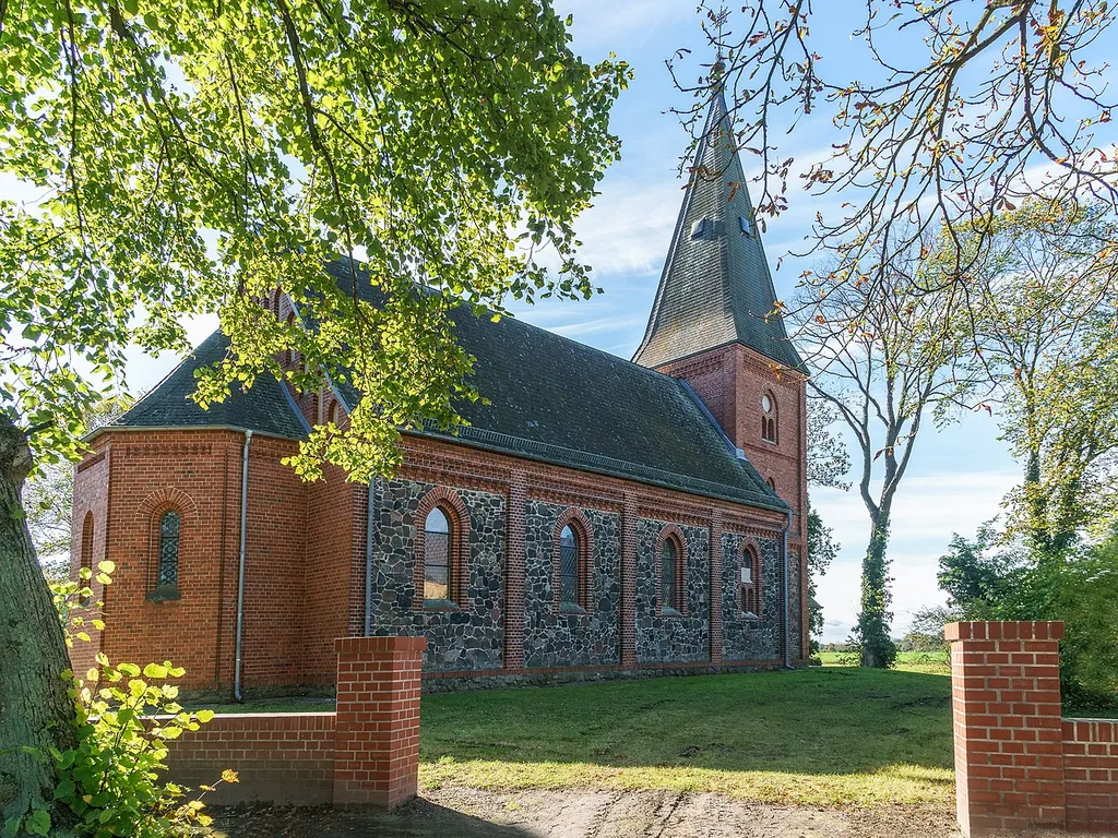 Dorfkirche, Kartzower Dorfstraße 26 in Potsdam OT Kartzow