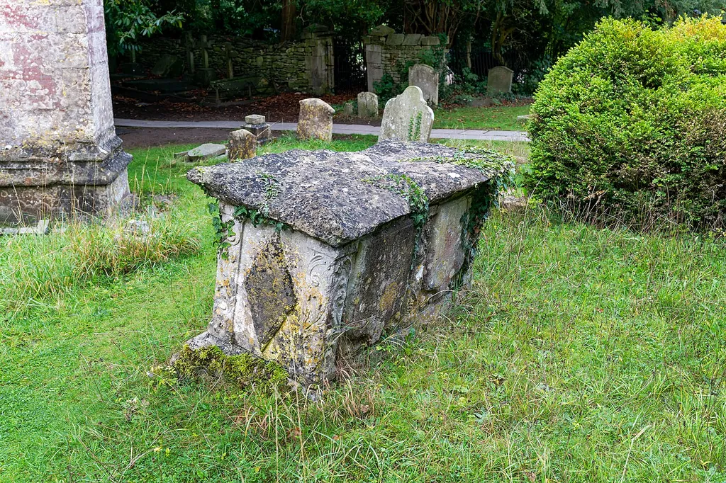 Castle Combe: SMITH TOMB IN CHURCHYARD, ABOUT 7 METRES NORTH OF TOWER OF CHURCH OF ST ANDREW