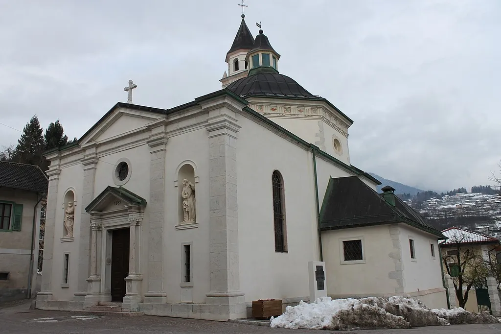 Carzano, la chiesa della Madonna della Neve.