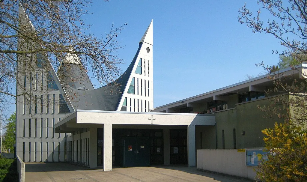 The Lutheran Dreieinigkeitskirche (Holy Trinity Church) in Berlin-Gropiusstadt, Lipschitzallee; built 1969-1971 by architect Reinhold Barwich