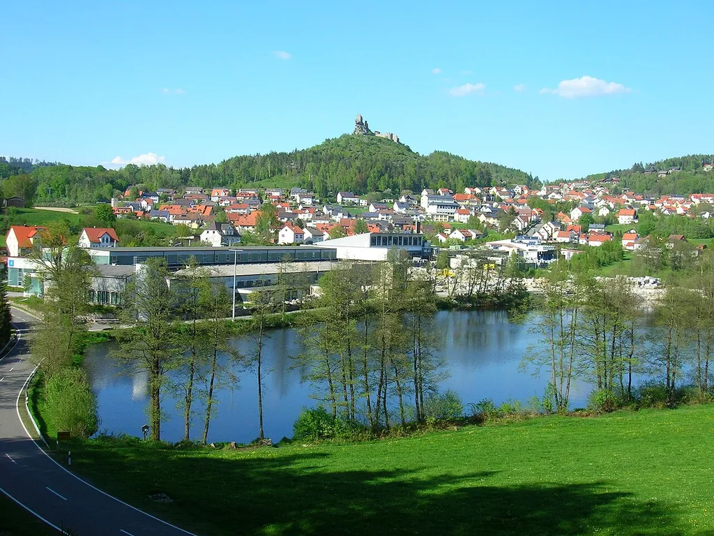 Ansicht von Ort und Burgruine Flossenbürg aus südlicher Richtung