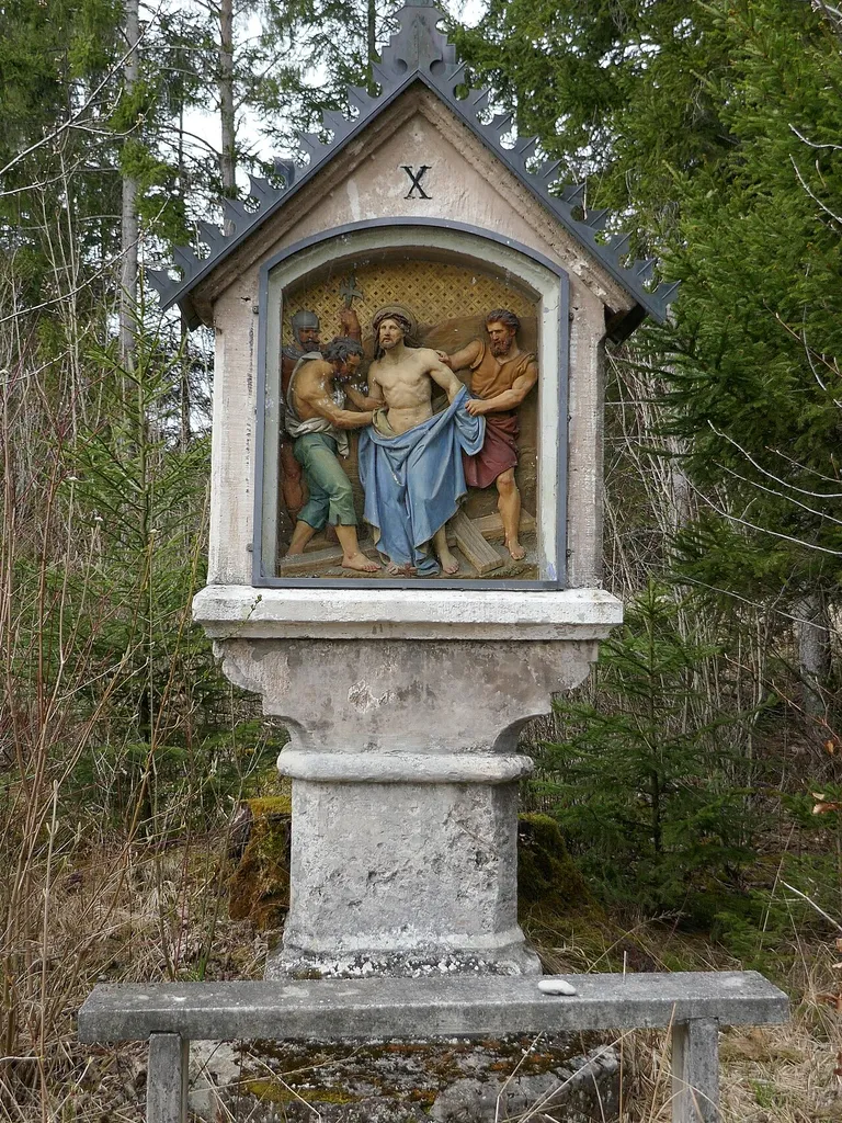 Via Salvatoris, Station X