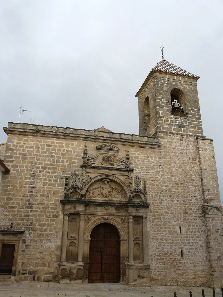 Iglesia de San Nicolás de Bari en Úbeda (Jaén). Portada occidental renacentista y Torre campanario